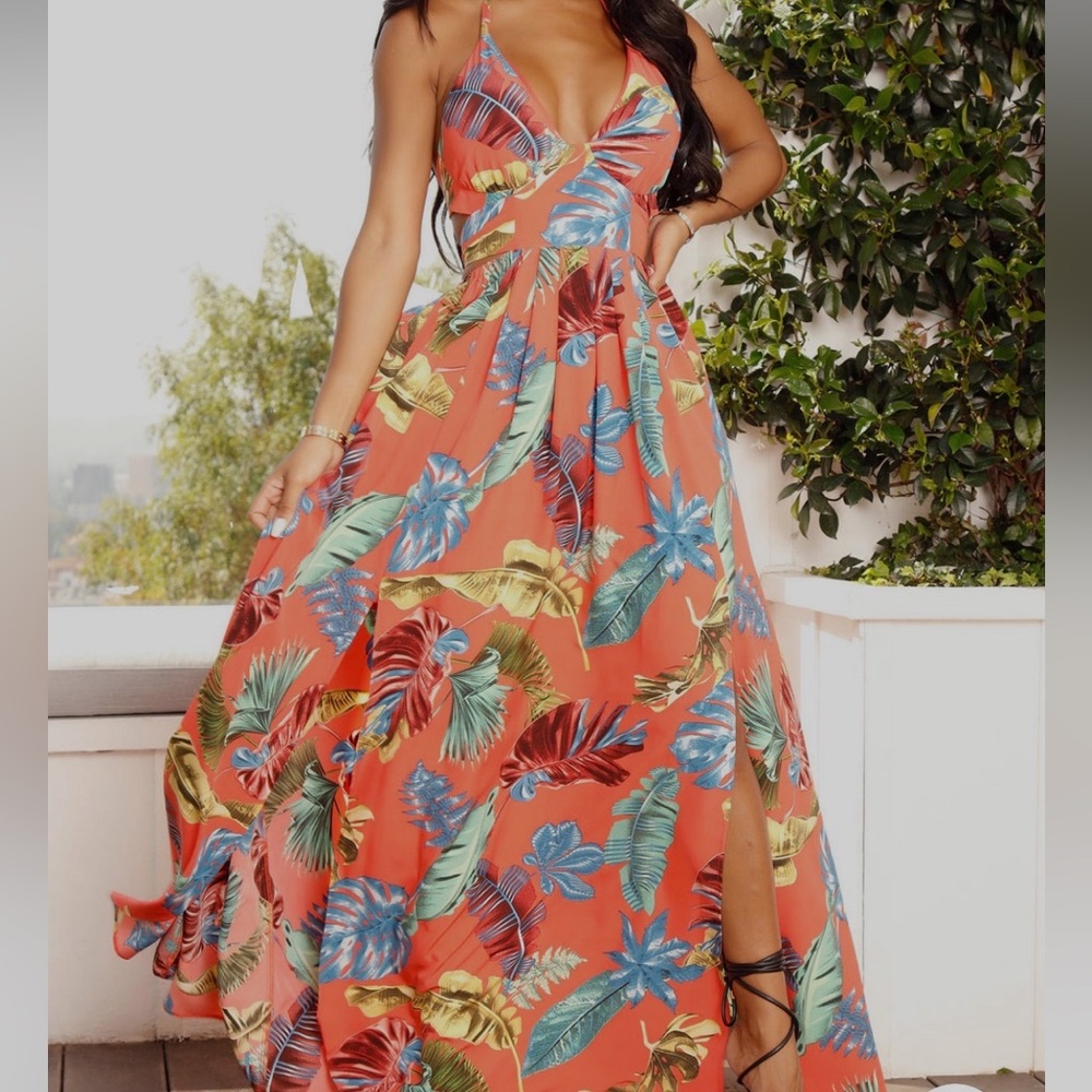 Halter Maxi Dress NWT - Picture 2 of 4